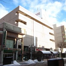 外観も百貨店の雰囲気がありますよ～