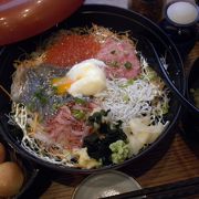 江ノ島「とびっちょ本店」で生しらす丼＆しらすパン