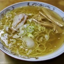 名物の中華そばは￥２００です