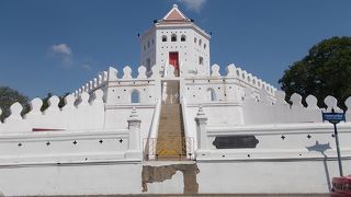 旧市街地の北のエリアにあります。