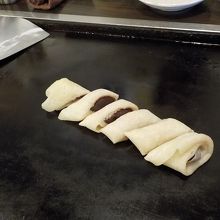 黒蜜を付けて食べる