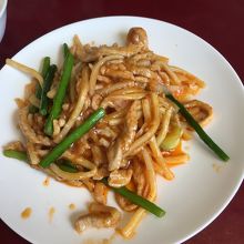 大蒜の芽　と　豚肉