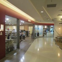 シーロム コンプレックス