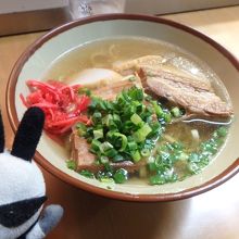 三枚肉そば。お肉がプルプルで美味しい