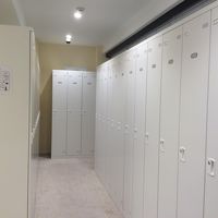 ロッカールーム 幅が決まっているので大きい荷物は入りません