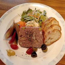 前菜パテ・ド・カンパーニュ