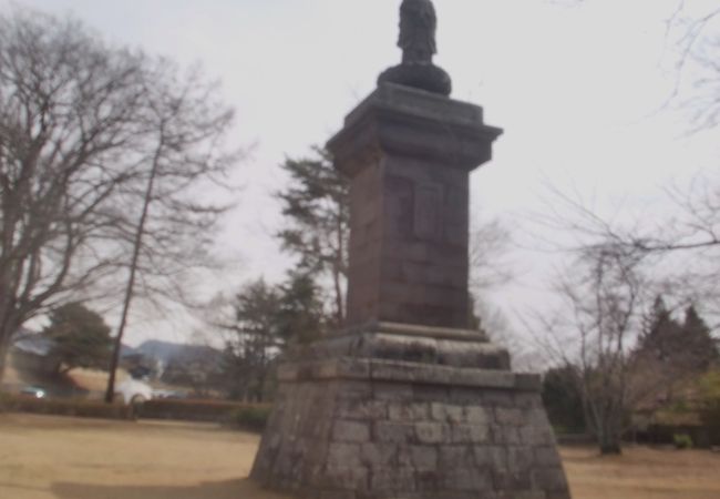 鼻顔稲荷神社に隣接する公園