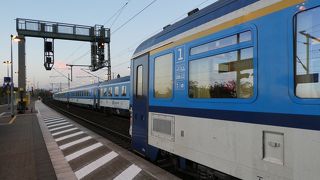 国内特急のインターシティーでもチェコやポーランドの客車が。