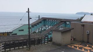 東海道線で一番海に近い駅、根府川でちょっと途中下車