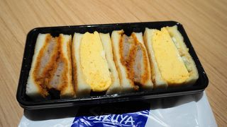 人気の老舗パン屋