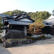 いくつもの棟をそのまま移築してます