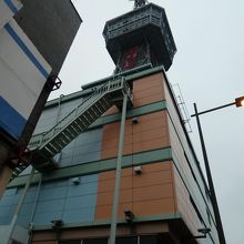 下から見上げるとこんな感じ・・・