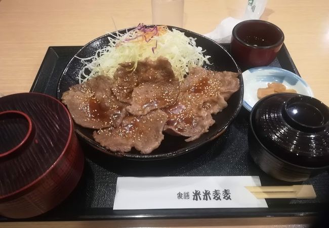 鹿児島空港内の豚カツ屋