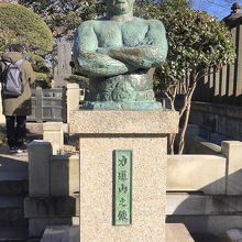 力道山の胸像