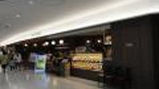 ハンバーガーをメインに据えたワンプレートとなっていました。