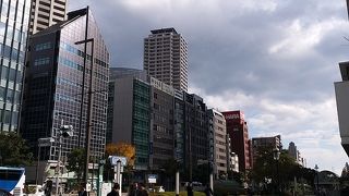 この通りを基準にすると、道に迷いにくくなります。