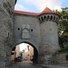 外側は当時の姿を残しています。