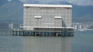 修復工事中の大鳥居