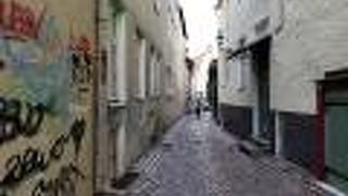 幽霊通りという名前の通りの雰囲気の通り