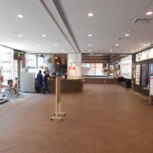 京都文化博物館本館総合案内所
