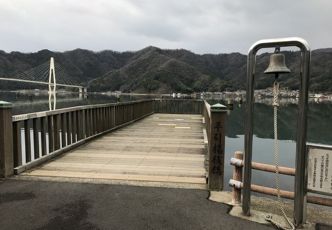 舞鶴：引揚桟橋、復元された戦争遺物