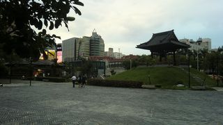 西本願寺跡地の広場