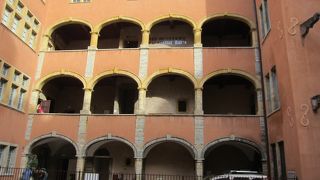 歴史的建造物です。