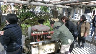 寺の始まりはこの湧き水から