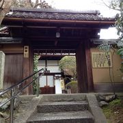 芭蕉庵のある寺です