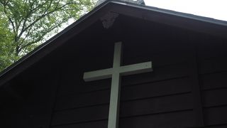 質素な祈りの場