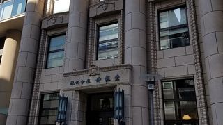1930年に建てられた建物を外側だけ復元