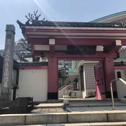 大久保彦左衛門が創建した立行寺、彼の墓もある