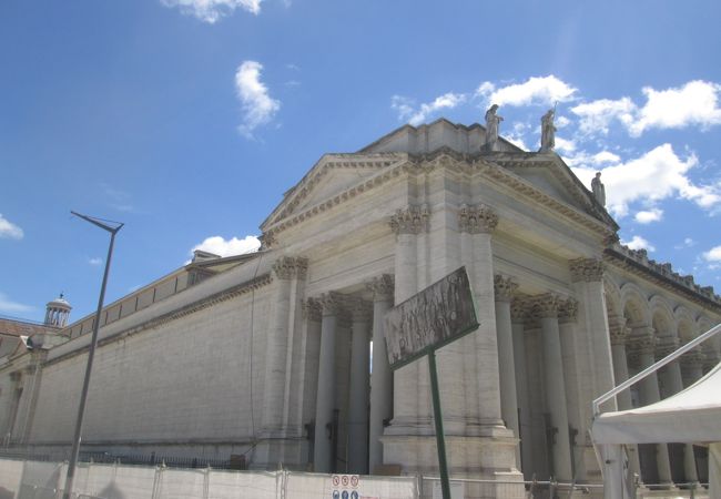 201905Roma fuoli Basilica