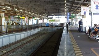 最上川に沿って走る路線