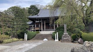 鹿島神社の隣にあるお寺