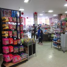 輸入食品や雑貨のスーパー