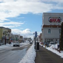 アメリカ広場前の中央通り～