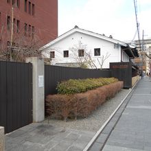 島津製作所創業の地碑と記念資料館