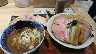 別邸 たけ井 なんばラーメン一座店