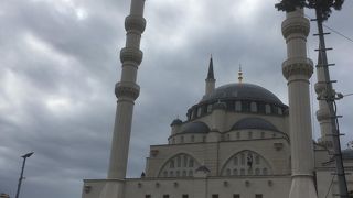 トルコがすすめるモスク建設