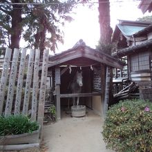 文政3年（1820年）奉納。この馬で遊んだのかな？