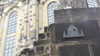 歴史の重い教会