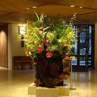 フロントの生け花