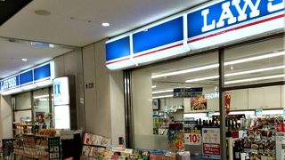 新千歳空港国内線到着口のコンビニ