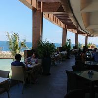 朝食ビュッフェ・テラス席