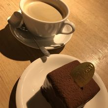 ラーメン食べた後なのに笑