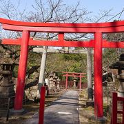 松江城から歩いてすぐのところにある神社