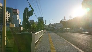 この橋のわきから、ひょうたん島クルーズ