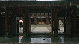 天照大神がお隠れになった天岩戸を祀る