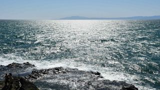 江ノ島の先っぽ、波が荒かったです